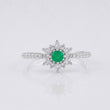 Anillo Flor Esmeralda 0.12pts 1.7g / T7 Plata 925