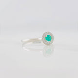 Anillo Halo Circular Esmeralda 0.15pts 1.1g / T9 Plata 925