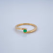 Anillo Solitario Cruzado Redondo Esmeralda 2.05gr / T6 1/2 / Oro Amarillo 18K %