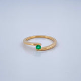 Anillo Solitario Cruzado Redondo Esmeralda 2.05gr / T6 1/2 / Oro Amarillo 18K %