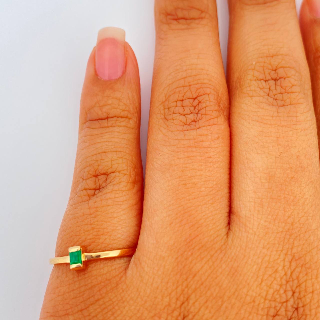 Anillo Solitario Cuadrado Esmeralda 1.35gr / T5 1/2 / Oro Amarillo 18K %