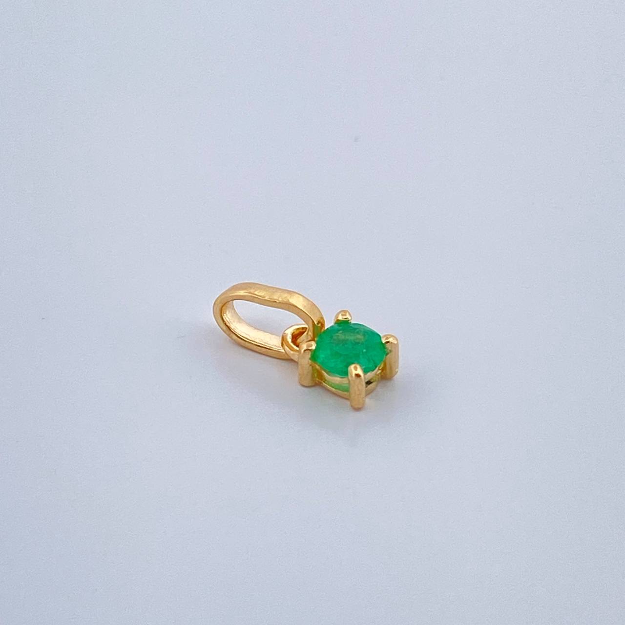 Dije Circular Esmeralda 0.45gr / 1cm / Oro Amarillo 18K %