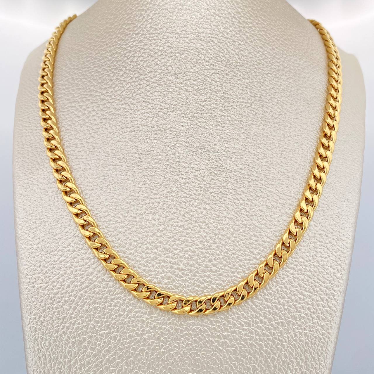 Cadena Cubana 6.2gr / 60.3cm / 5mm Oro Amarillo +1 18K %