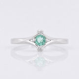Anillo Rombo Esmeralda 12pts 1.25g / T6 3/4 Plata 925