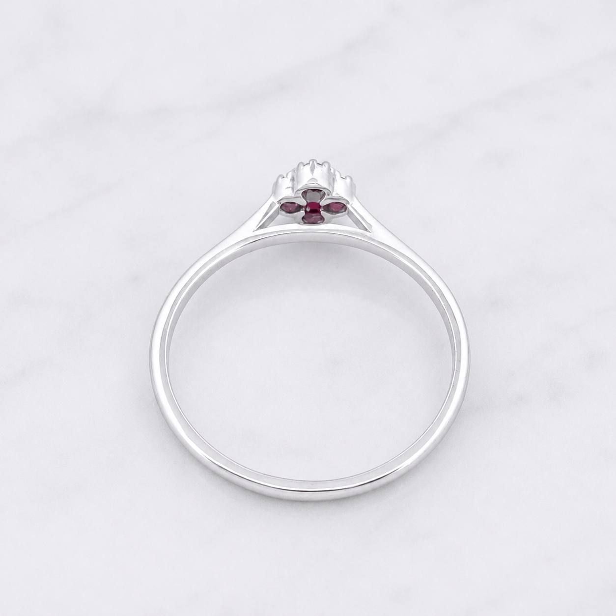 Anillo Flor Rubíes 16pts 1.1g / T6 3/4 Plata 925