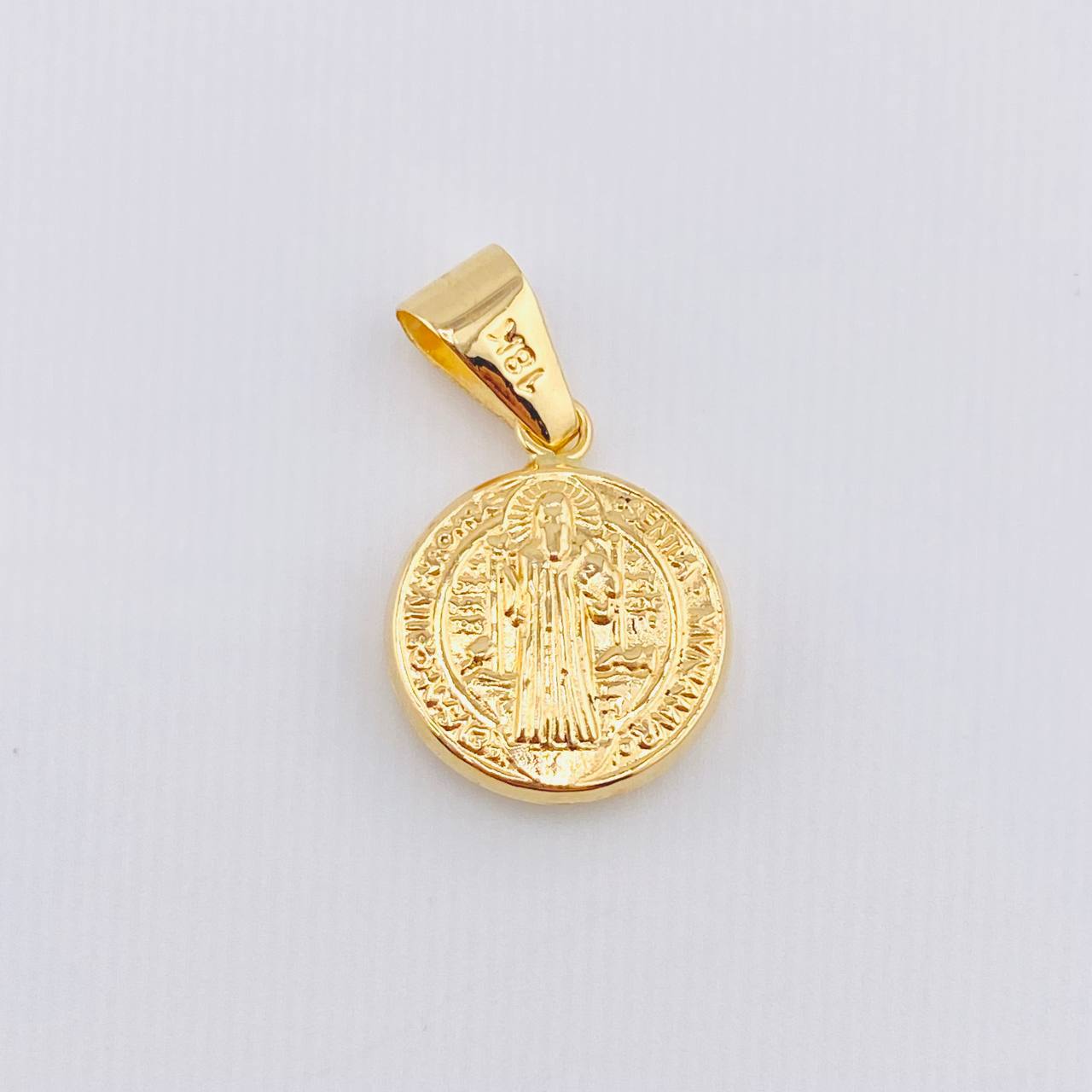 Dije San Benito 0.8gr / 2.1cm / Oro Amarillo 18K *