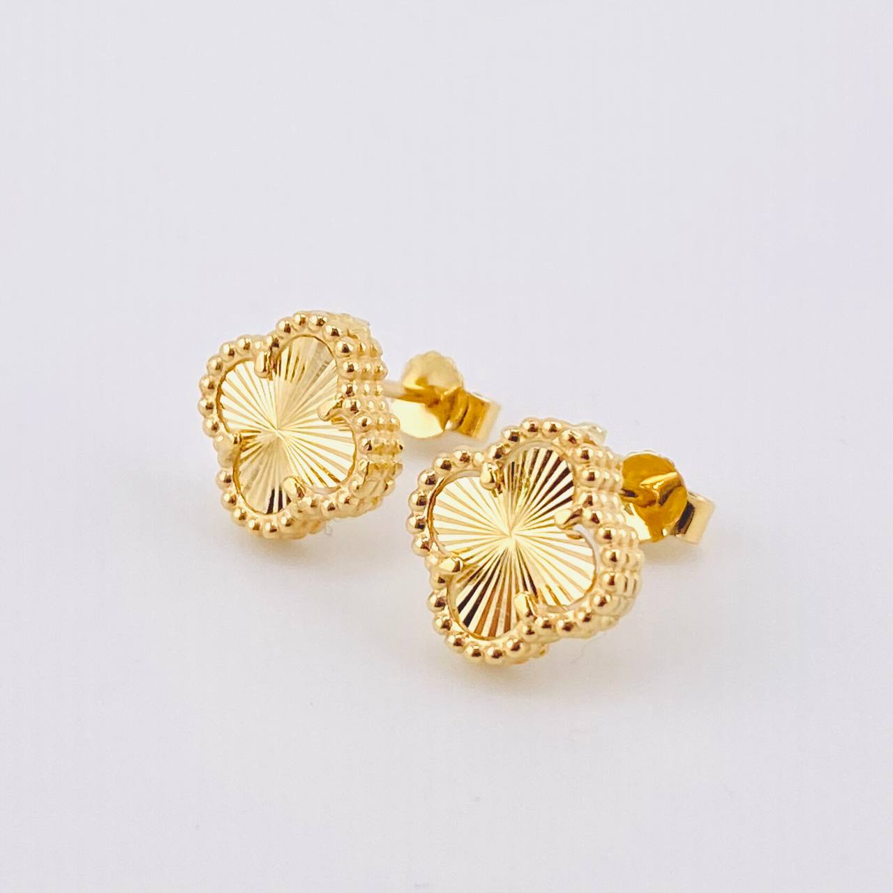 Topos Trebol Diamantado 2.6gr / 8.9mm Oro Amarillo Nac.Esp. 18K *