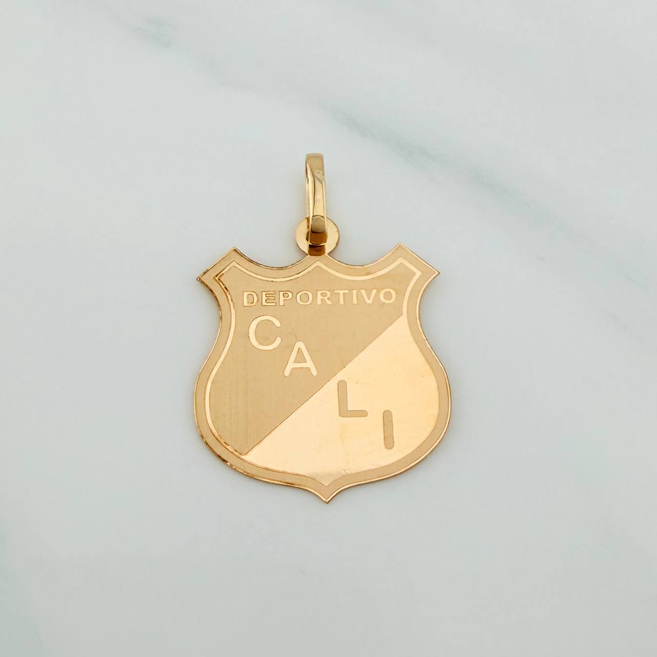Dije Escudo Deportivo Cali 1.3gr / 2.5cm / Oro Amarillo 18K &