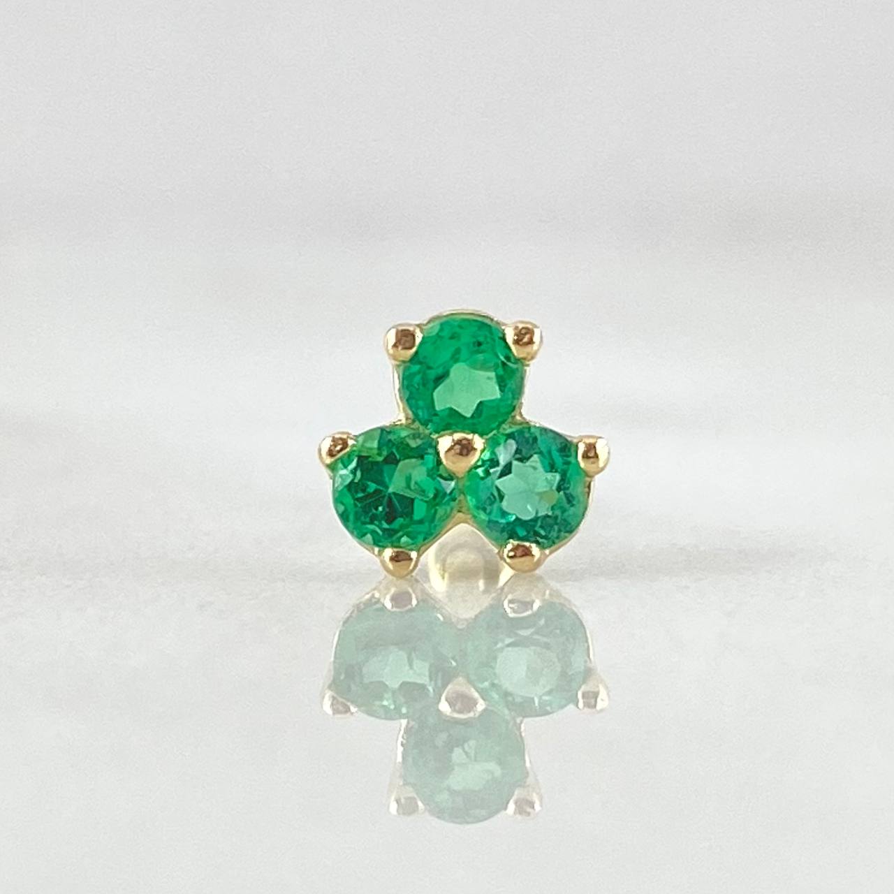 Piercing Flor Trio Esmeraldas 24pts 0.6gr / Oro Amarillo 18K