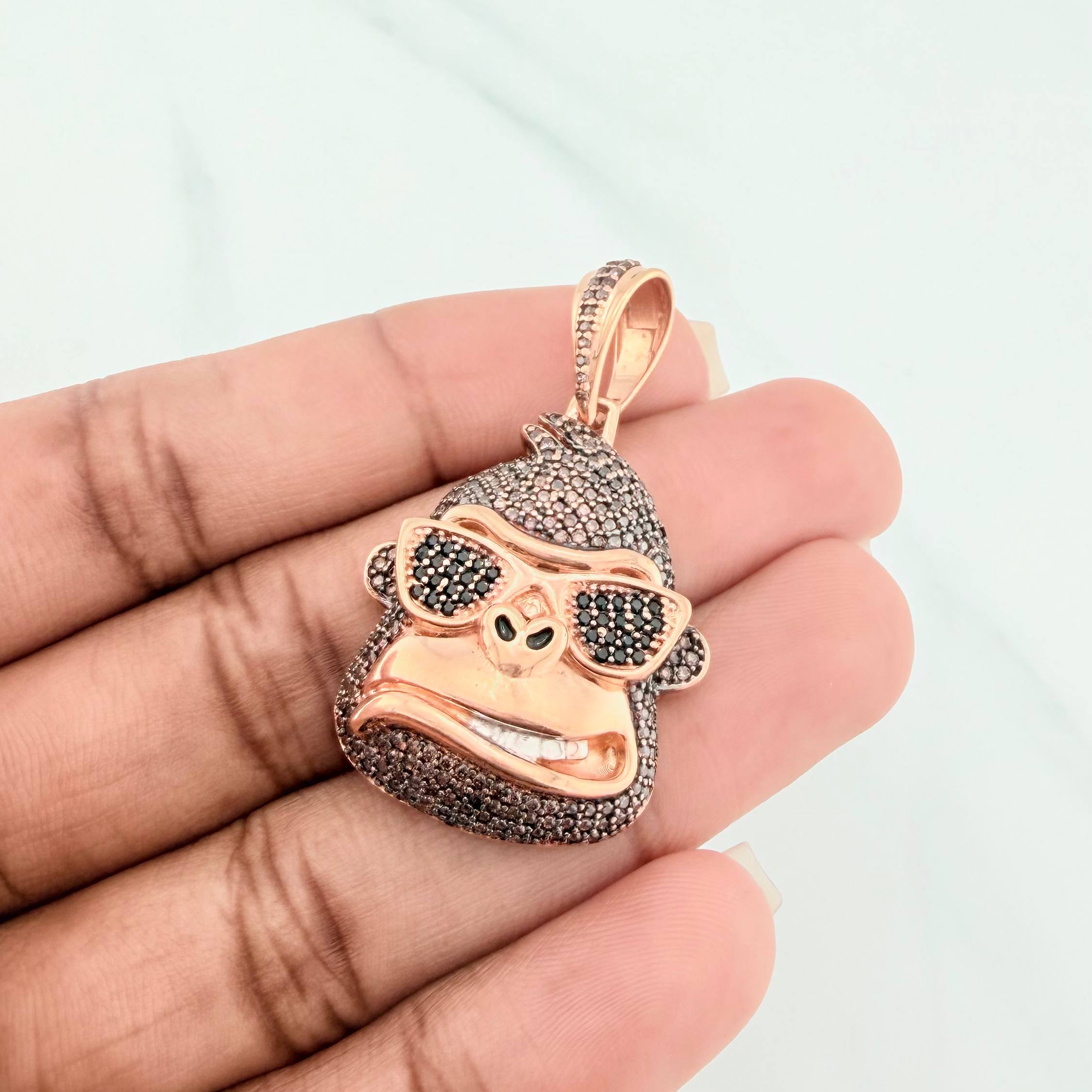 Dije Rostro Gorilla 10.7 g / 4 cm Dos Oros Blanco Rosa 18K