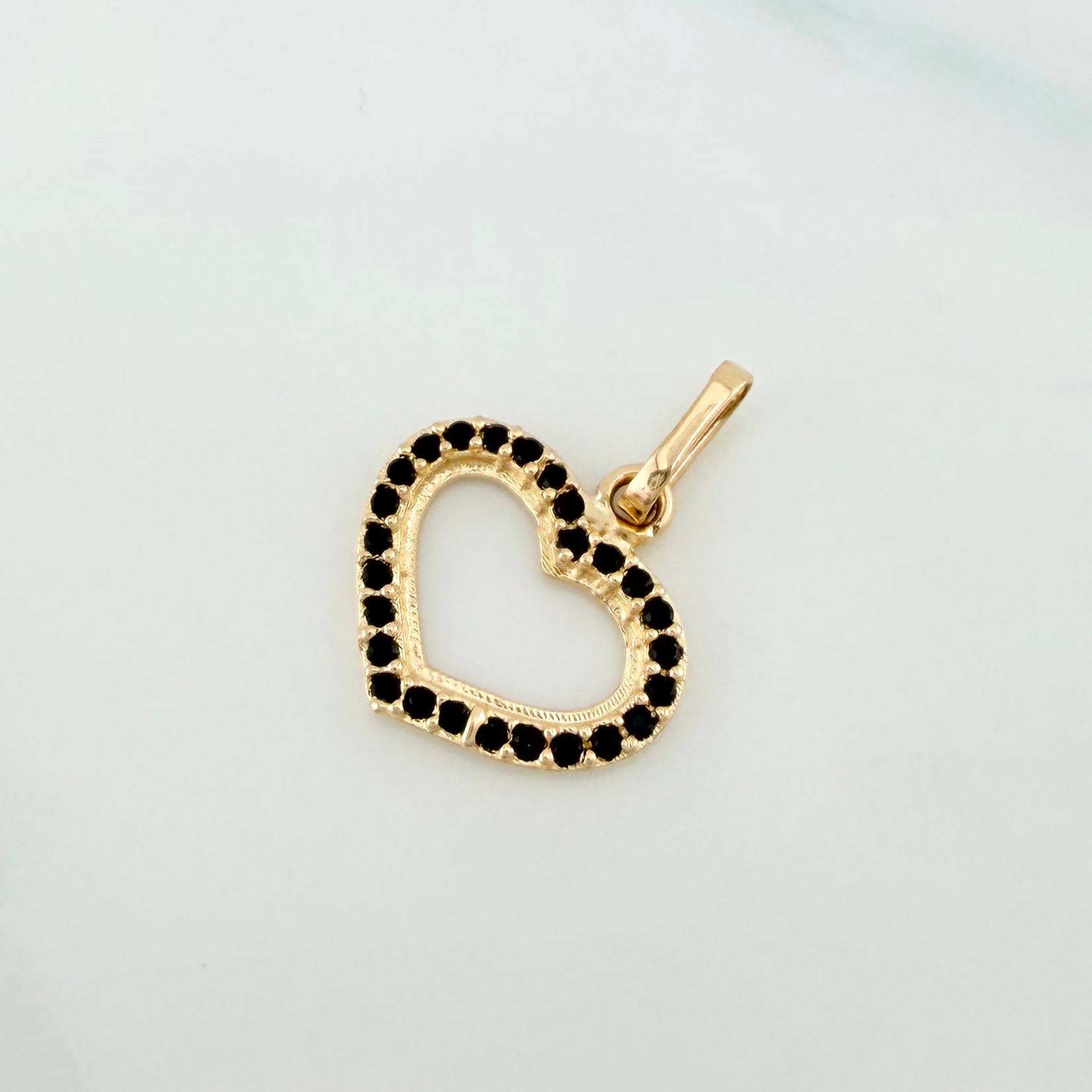 Dije Silueta Corazón 0.8 g / 1.7 cm Oro Amarillo 18K
