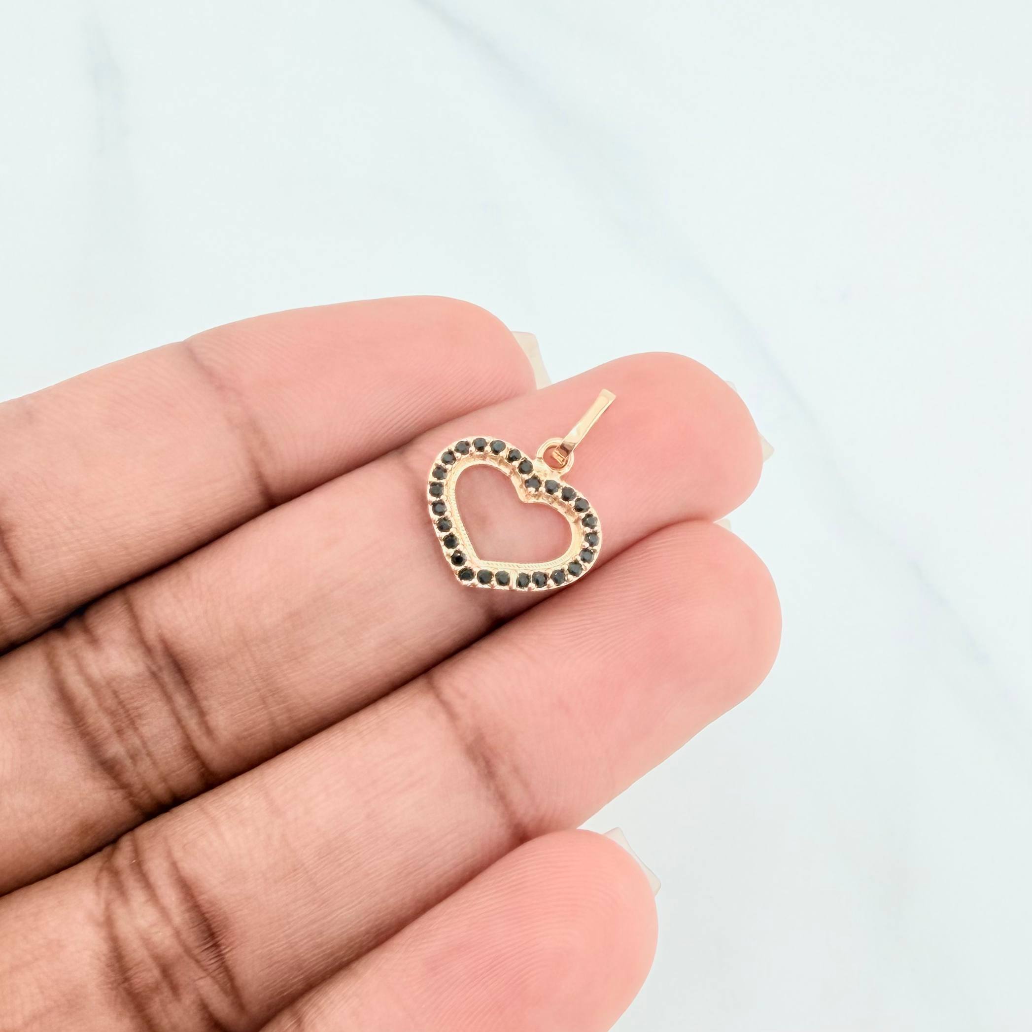 Dije Silueta Corazón 0.8 g / 1.7 cm Oro Amarillo 18K