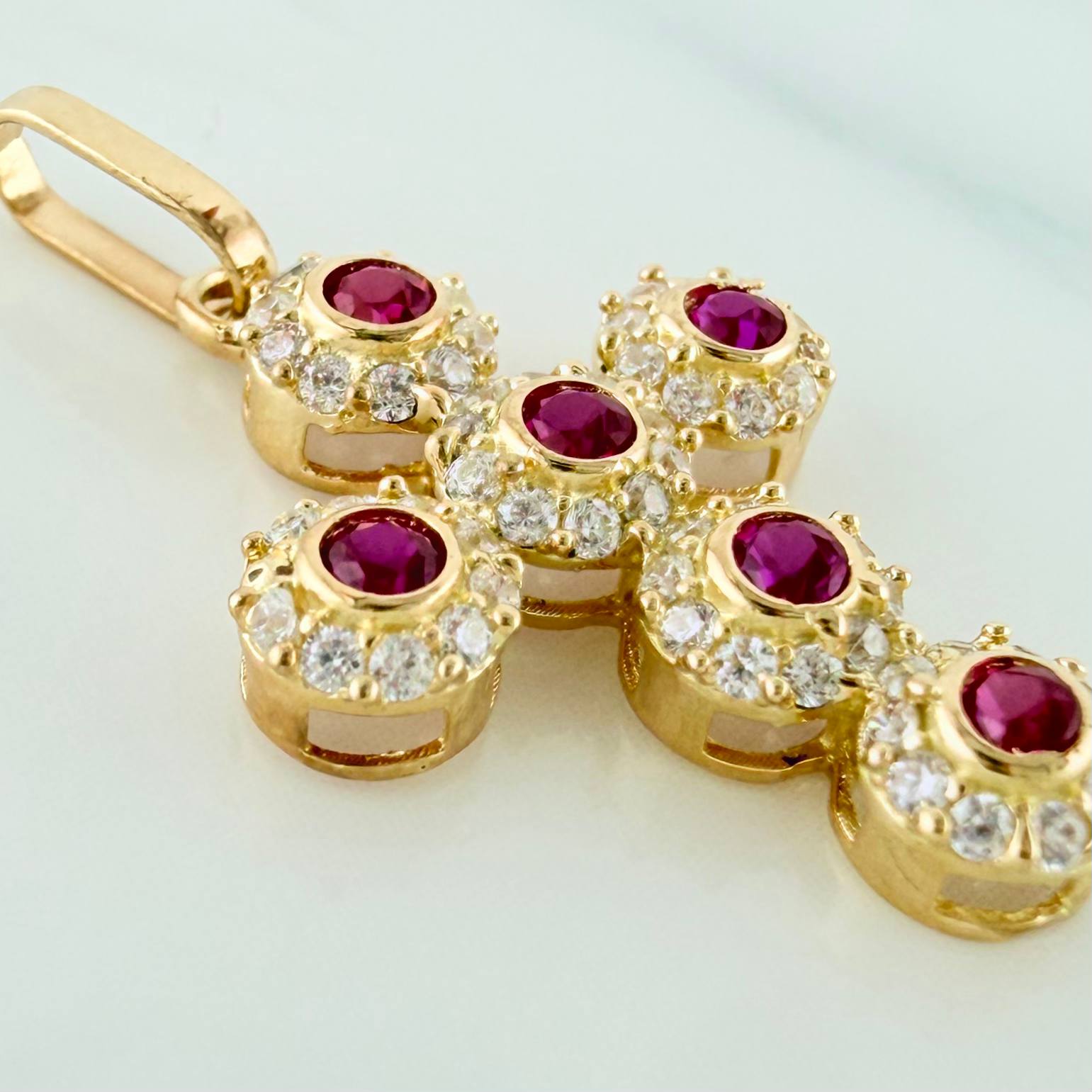 Dije Cruz Tupida 1.3 g / 2.5 cm Oro Amarillo 18K