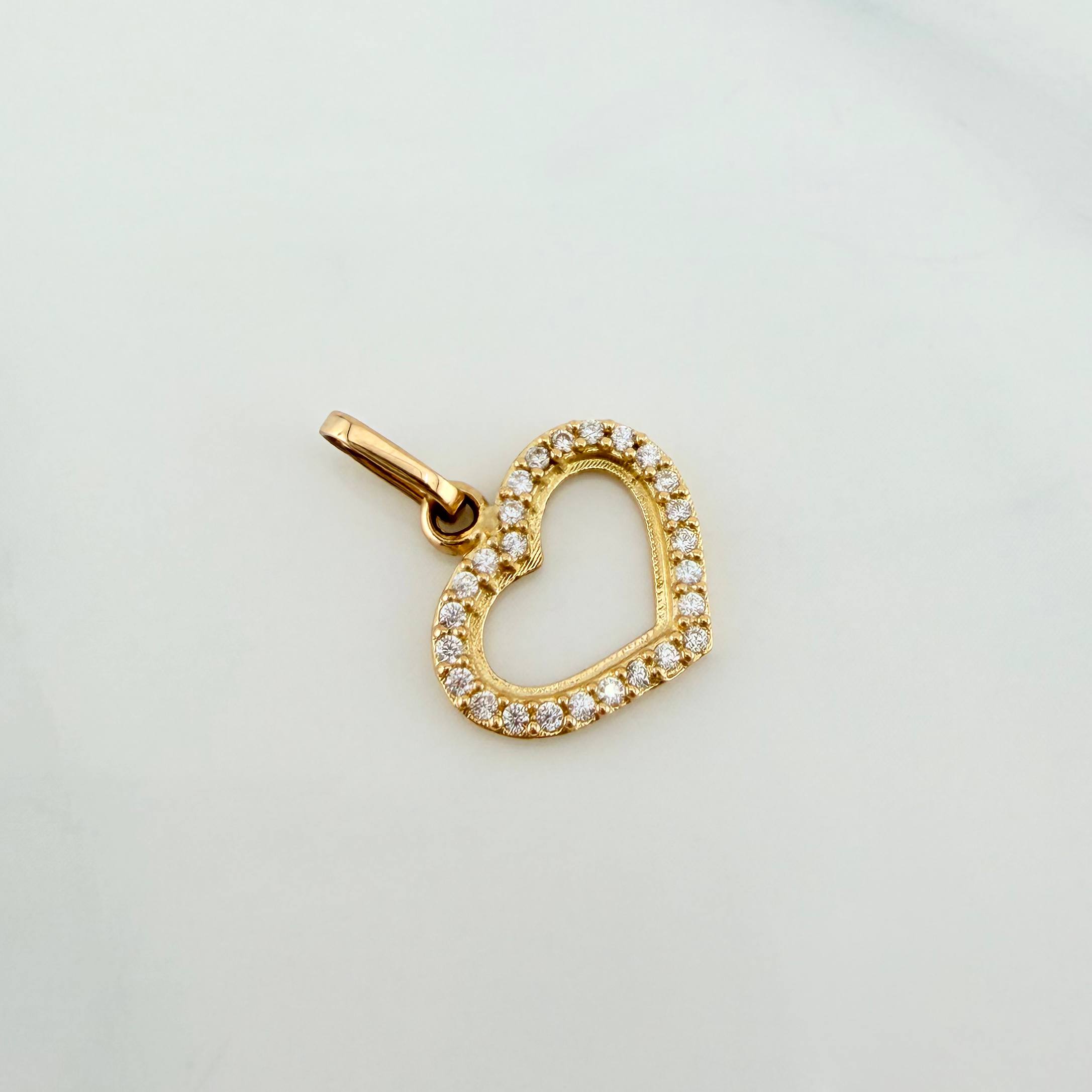 Dije Silueta Corazón 0.85 g / 1.7 cm Oro Amarillo 18K