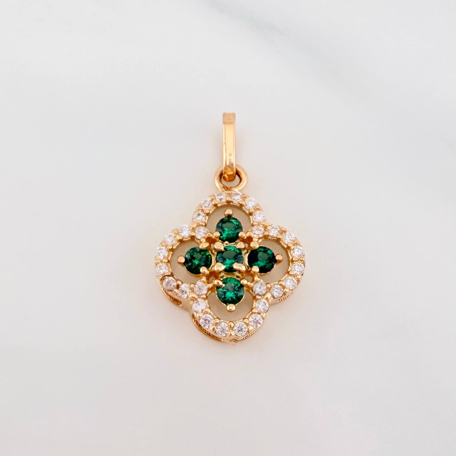 Dije Trebol Doble 1.45 g / 1.9 cm Oro Amarillo 18K