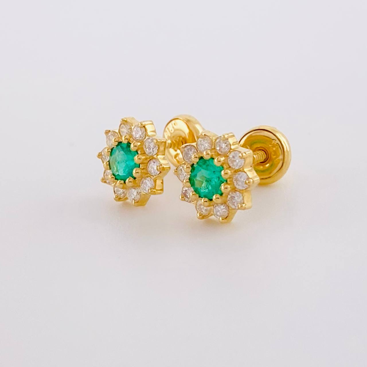 Topos Flor Tupida Esmeraldas 31pts Diamantes 30pts 1.95g / 8.2mm Oro Amarillo 18K