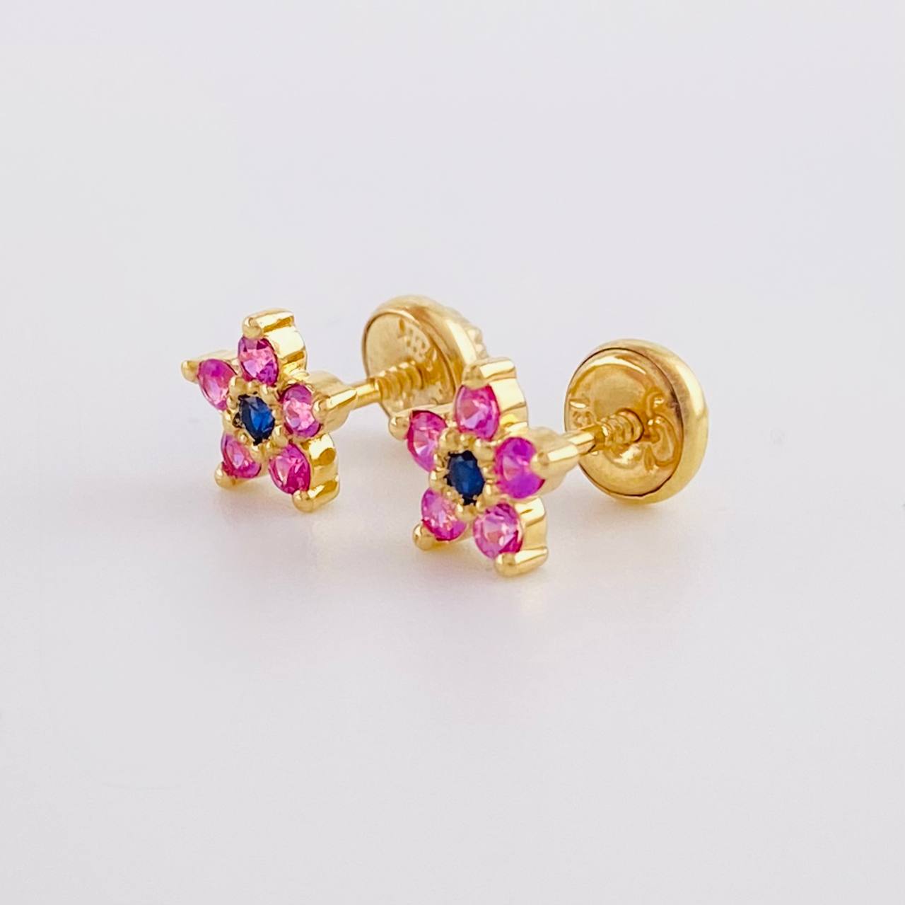 Topos Flor Cinco Puntas Zafiros 39pts 1.3g / 6.8mm Oro Amarillo 18K