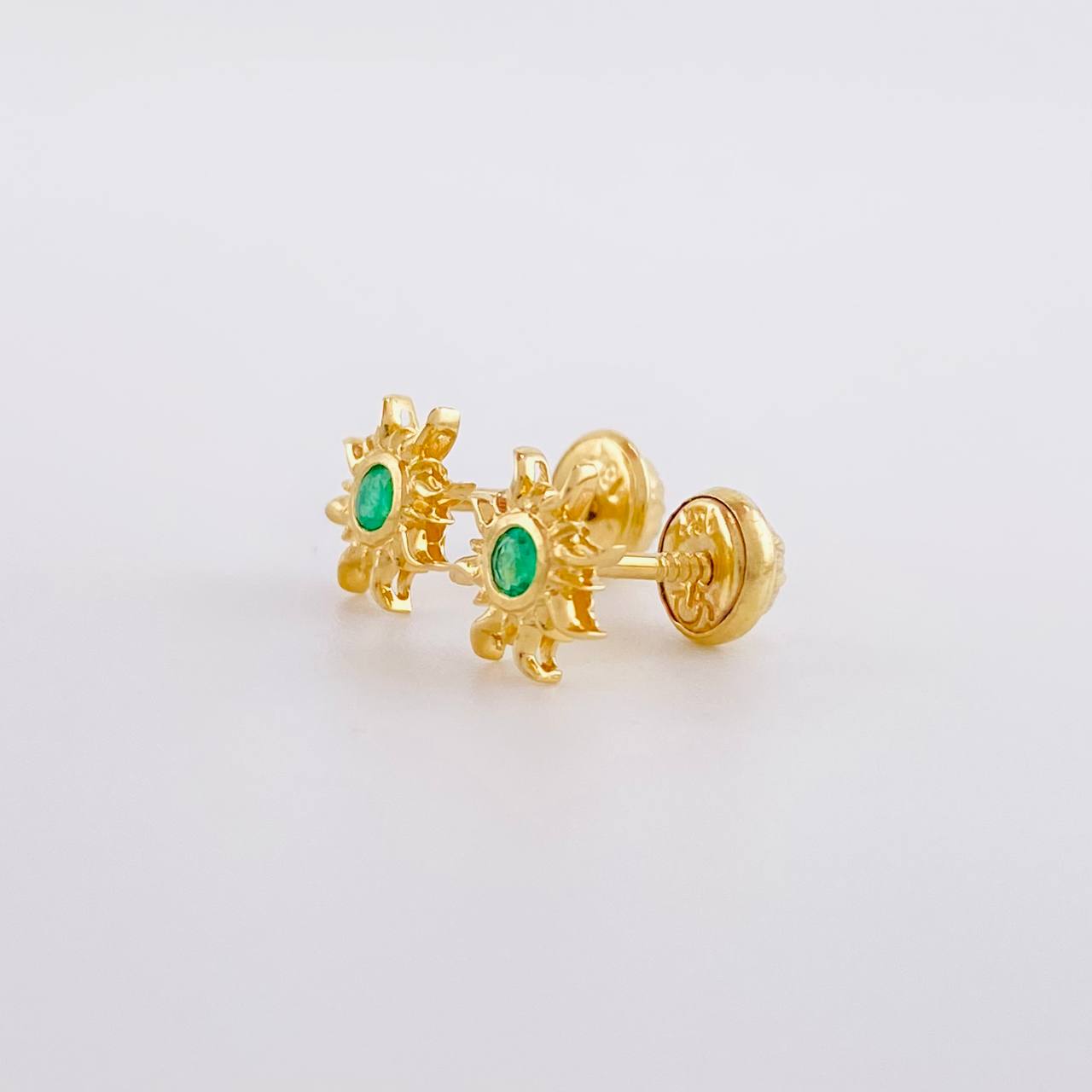 Topos Sol Esmeraldas 10pts 1.45g / 7.3mm Oro Amarillo 18K
