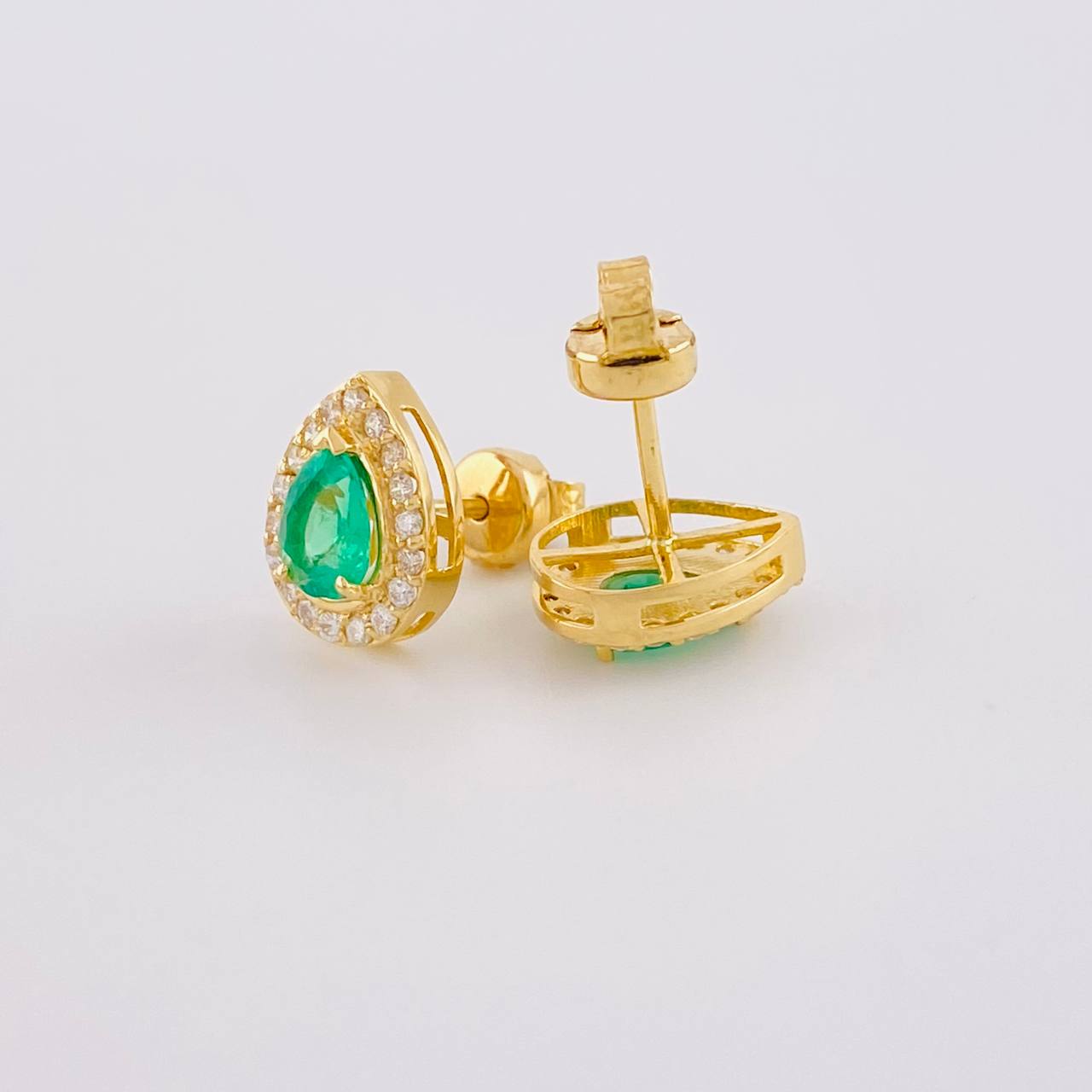 Topos Gota Esmeraldas 91pts Diamantes 33pts 3.05g / 11.3mm Oro Amarillo 18K