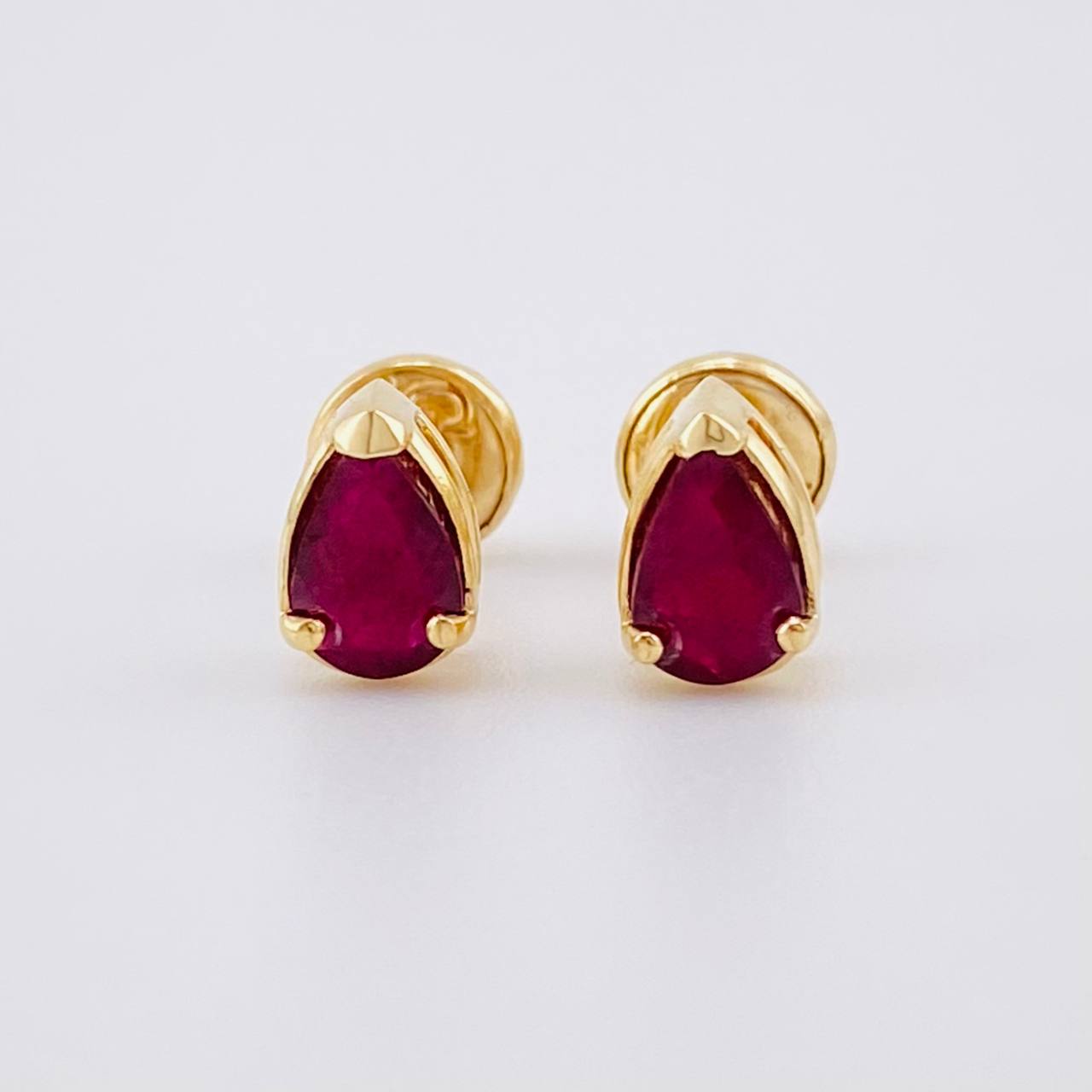 Topos Dije Gota Esmeraldas 1Qts 1.55g / 6.9mm Oro Amarillo 18K