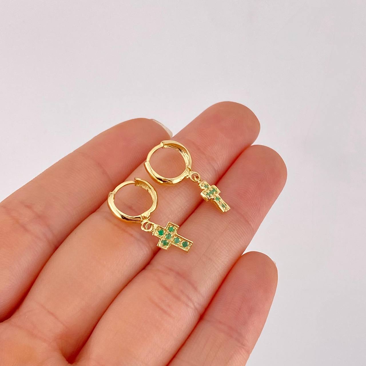 Candongas Cruz Tupida Esmeraldas 10pts 1.8g / 1.1cm Oro Amarillo 18K