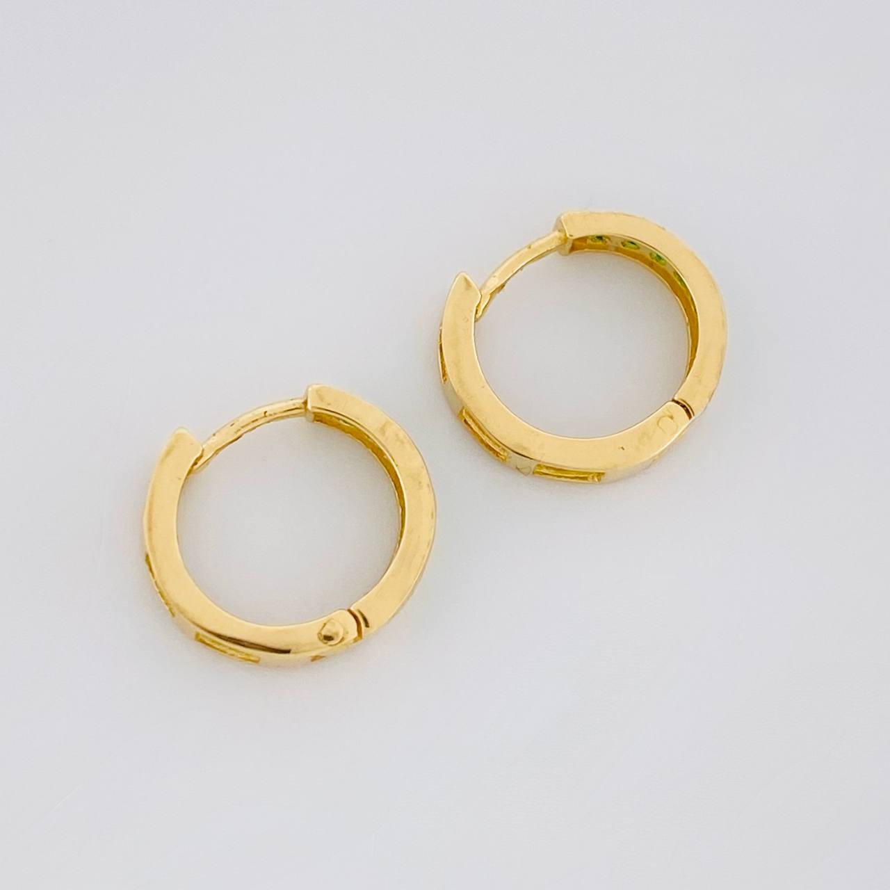 Candongas Carril Tupido Esmeraldas 11pts 1.4g / 1.1cm Oro Amarillo 18K