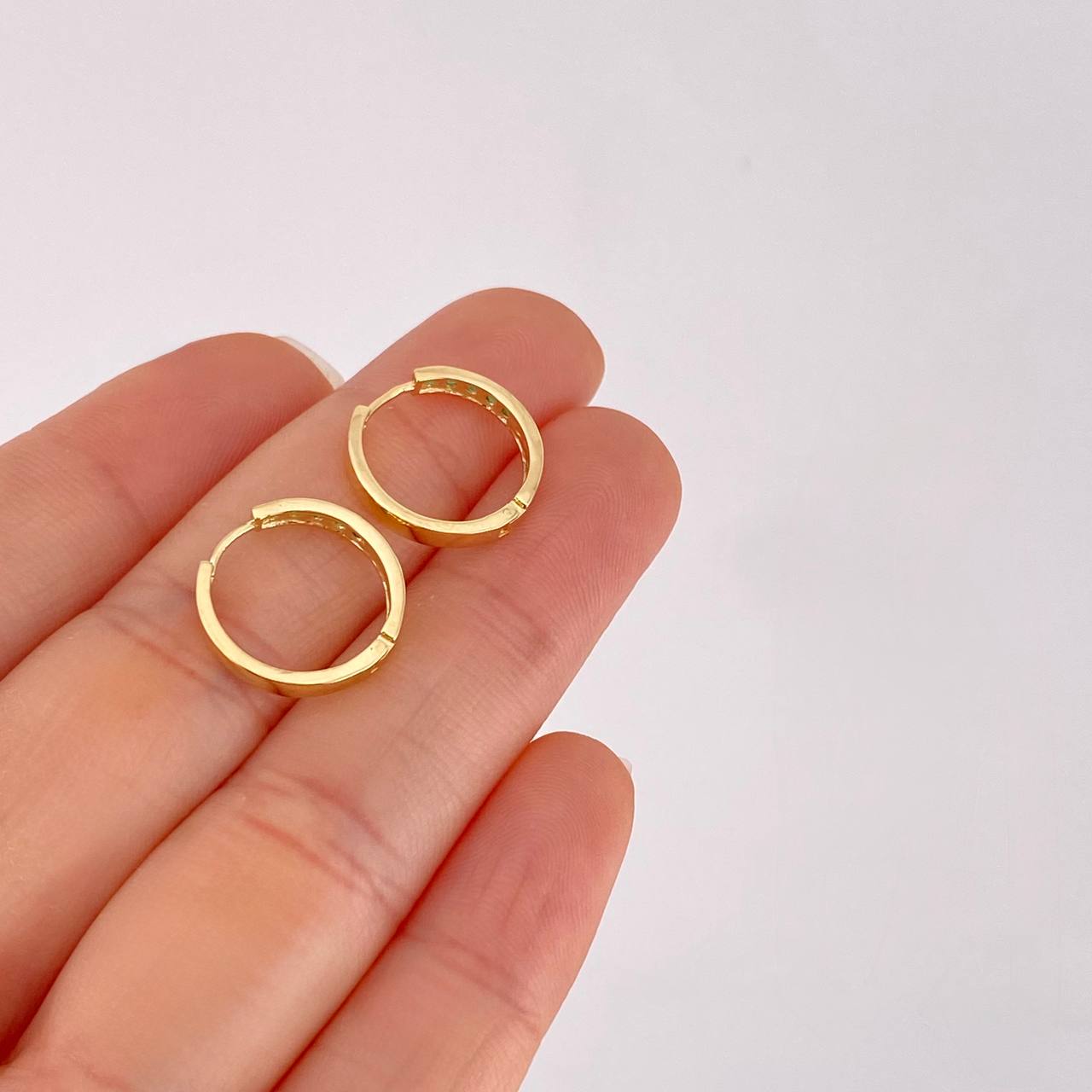 Candongas Medio Carril Esmeraldas 11pts 2.15g / 1.1cm Oro Amarillo 18K