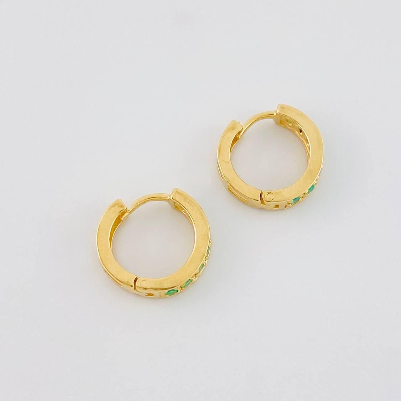 Candongas Carril Esmeraldas 19pts 2.15g / 1.1cm Oro Amarillo 18K
