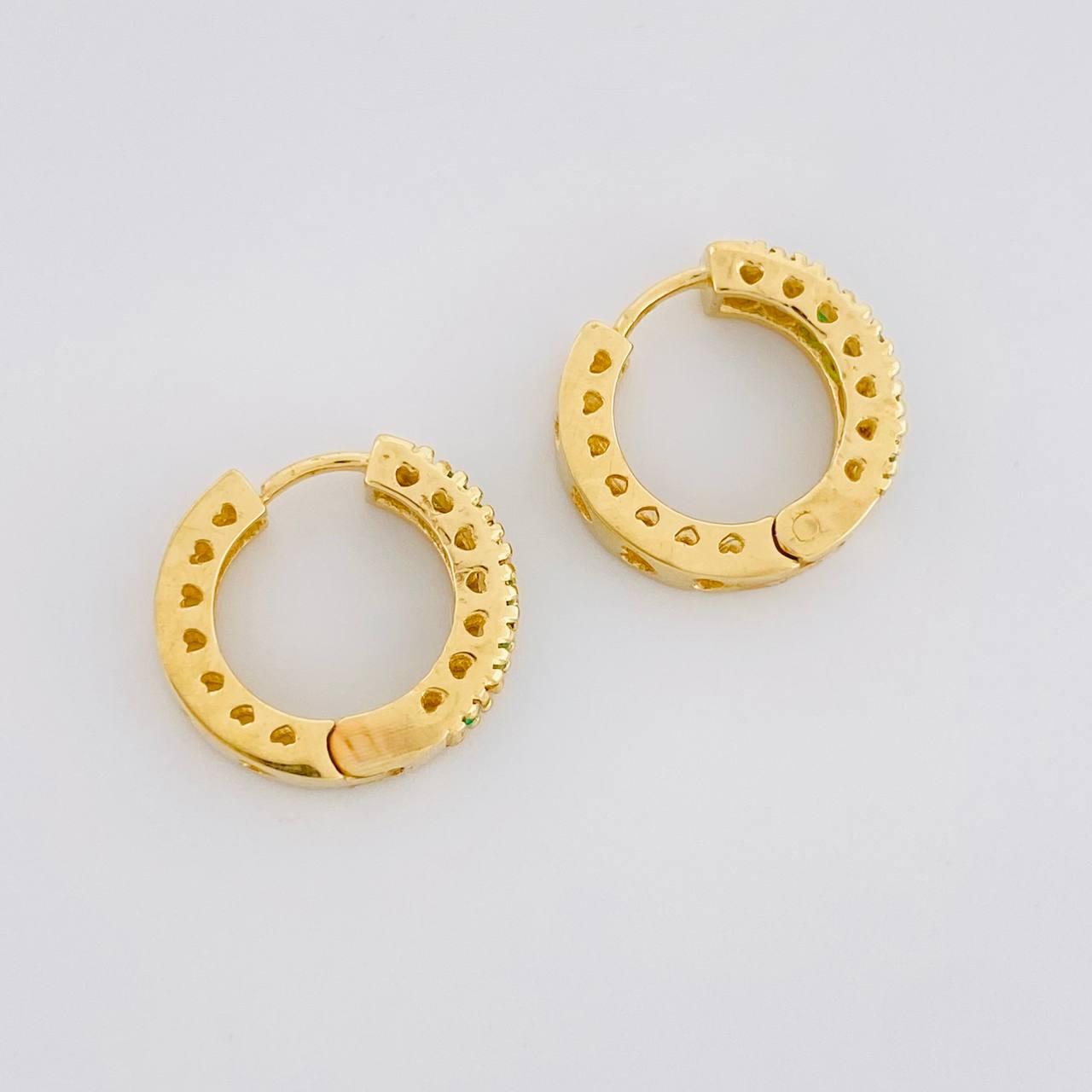 Candongas Carril Corazones Esmeraldas 25pts 3.7g / 1.3cm Oro Amarillo 18K