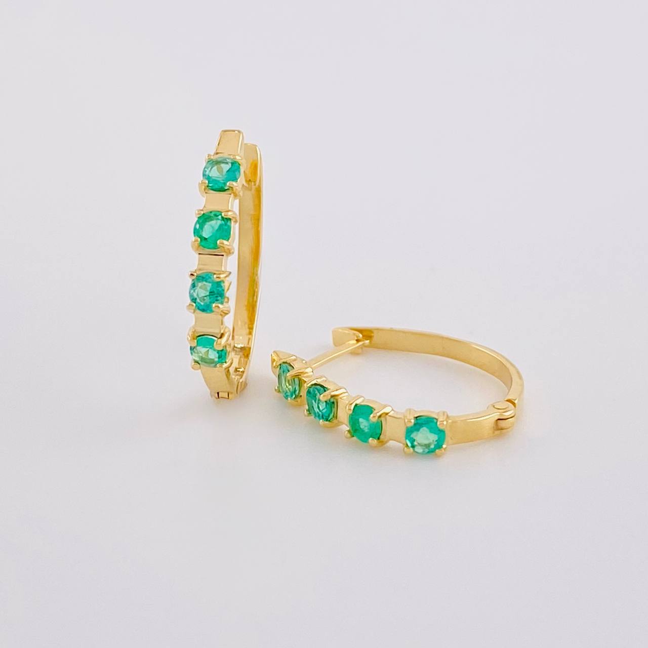 Candongas Huggy Esmeraldas 37pts 1.8g / 1.7cm Oro Amarillo 18K