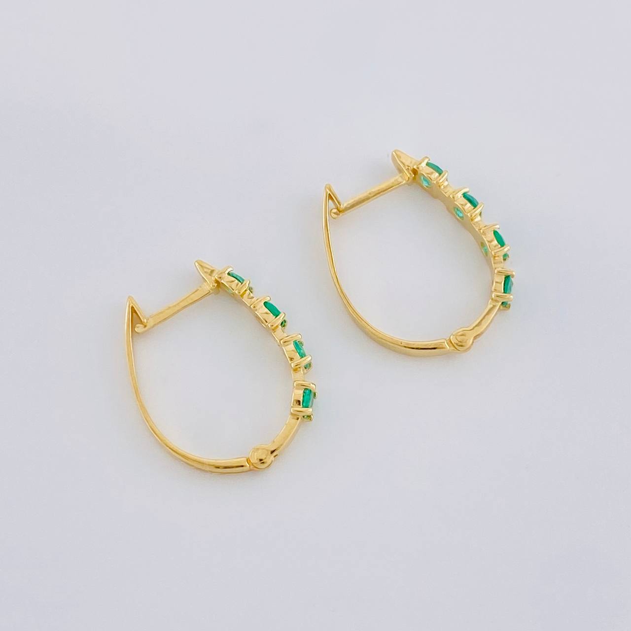 Candongas Huggy Esmeraldas 37pts 1.8g / 1.7cm Oro Amarillo 18K