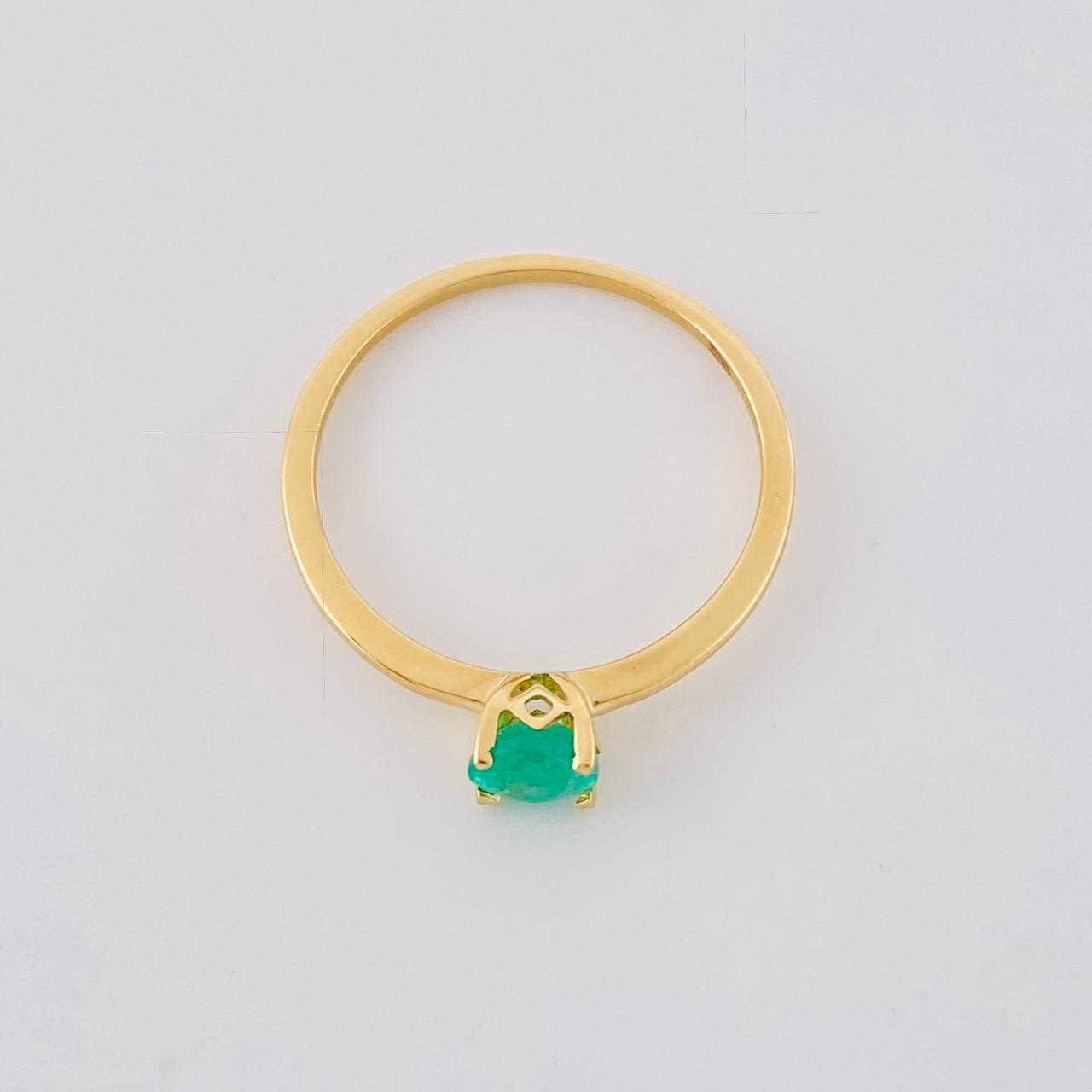 Anillo Solitario Canasta Cuatro Garras Esmeralda 50pts 1.6g / T7 1/4 Oro Amarillo 18K