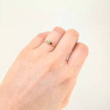 Anillo Flor Rectangular Esmeraldas 4pts Rubí 8pts 1.45g / T6 1/4 Oro Amarillo 18K