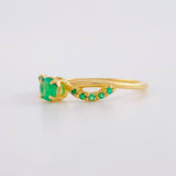 Anillo Solitario Entrelazado Esmeraldas 27pts 1.9g / T7 1/4 Oro Amarillo 18K