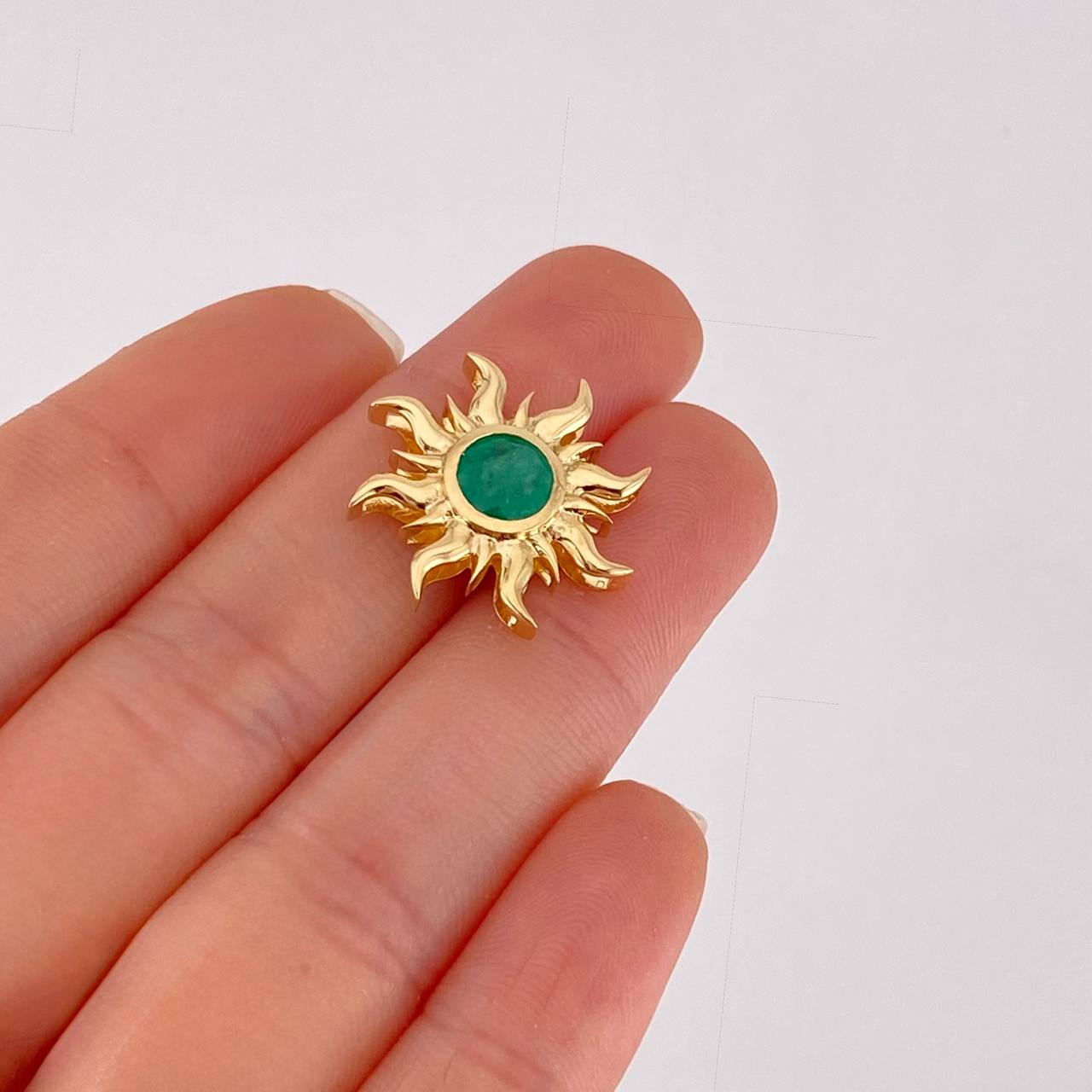Dije Sol Esmeralda 82pts 4.05g / 2.1cm Oro Amarillo 18K