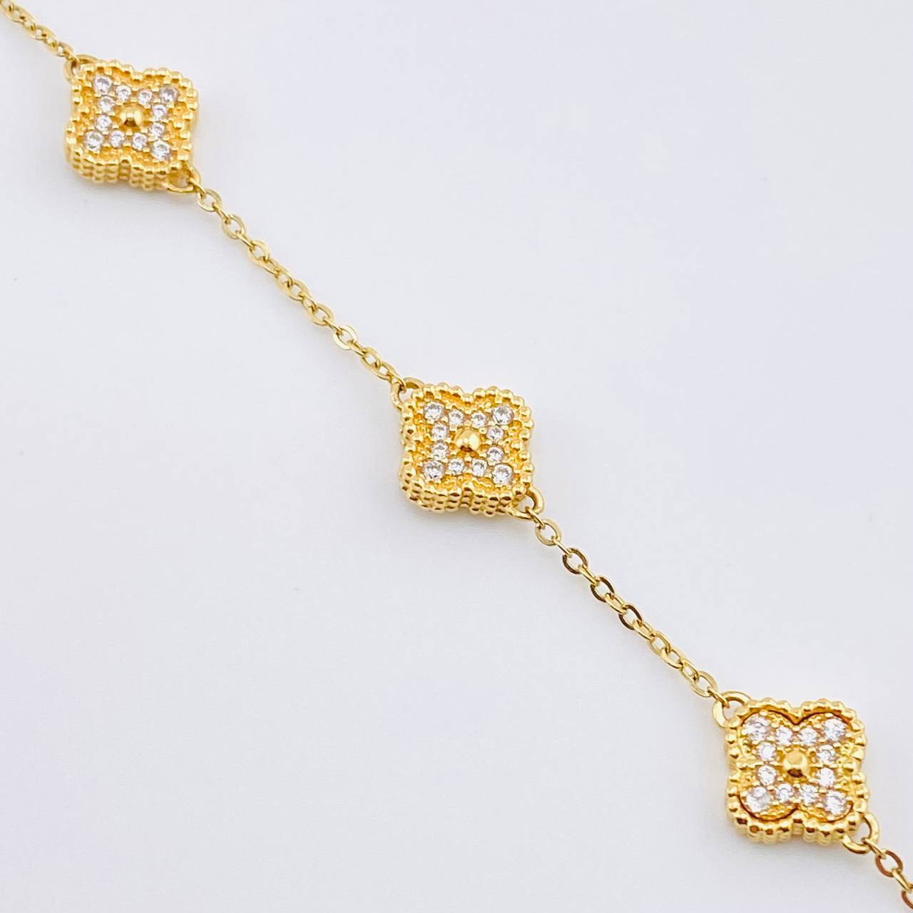 Pulso Aro Seguido Trebol Diamantado 6.3gr / 15.5cm-19cm / 9mm Oro Amarillo 18K