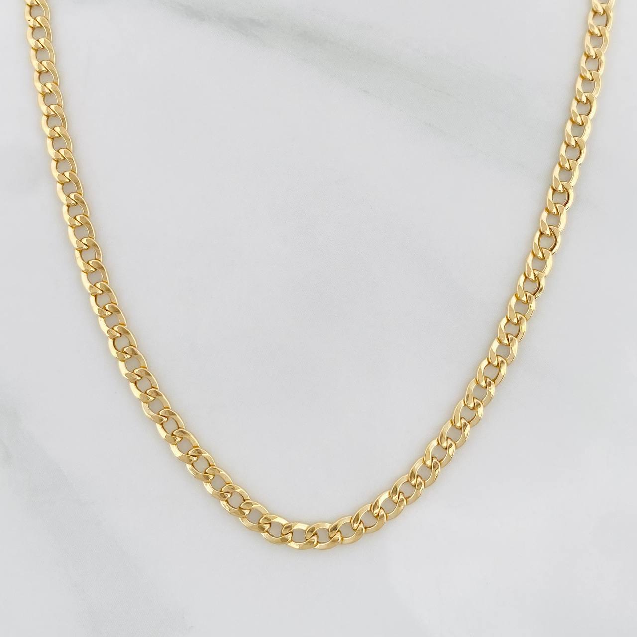 Cadena Cubana 2.2g / 45cm / 2.3mm Oro Amarillo 18K