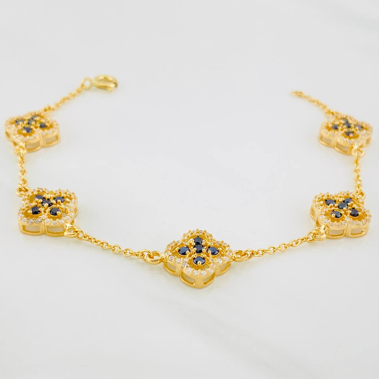 Pulso Trébol Aro Seguido 8.65g / 17.4cm / 1.52mm Oro Amarillo 18K