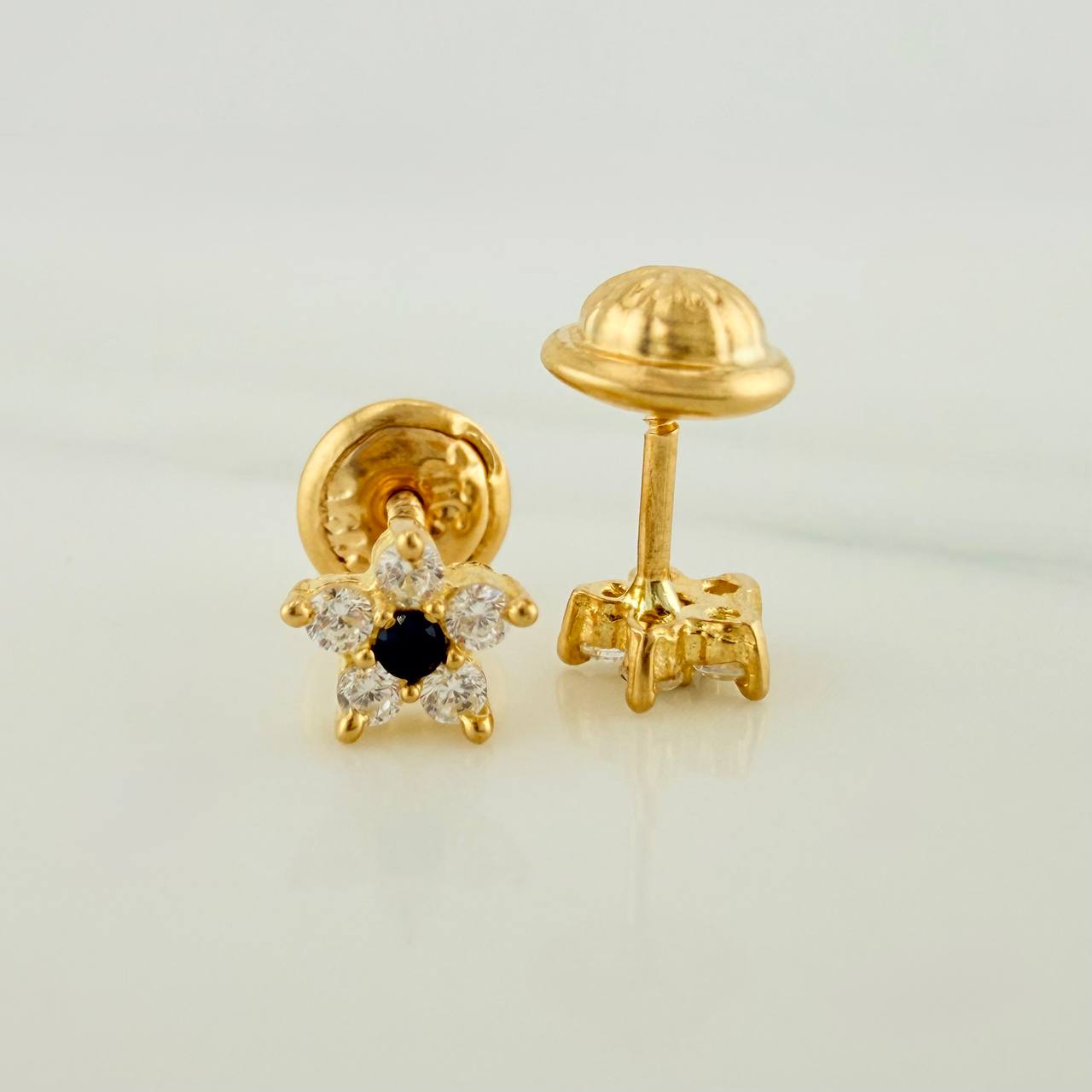 Topos Flor 0.85gr / 3.4mm Oro Amarillo 18K