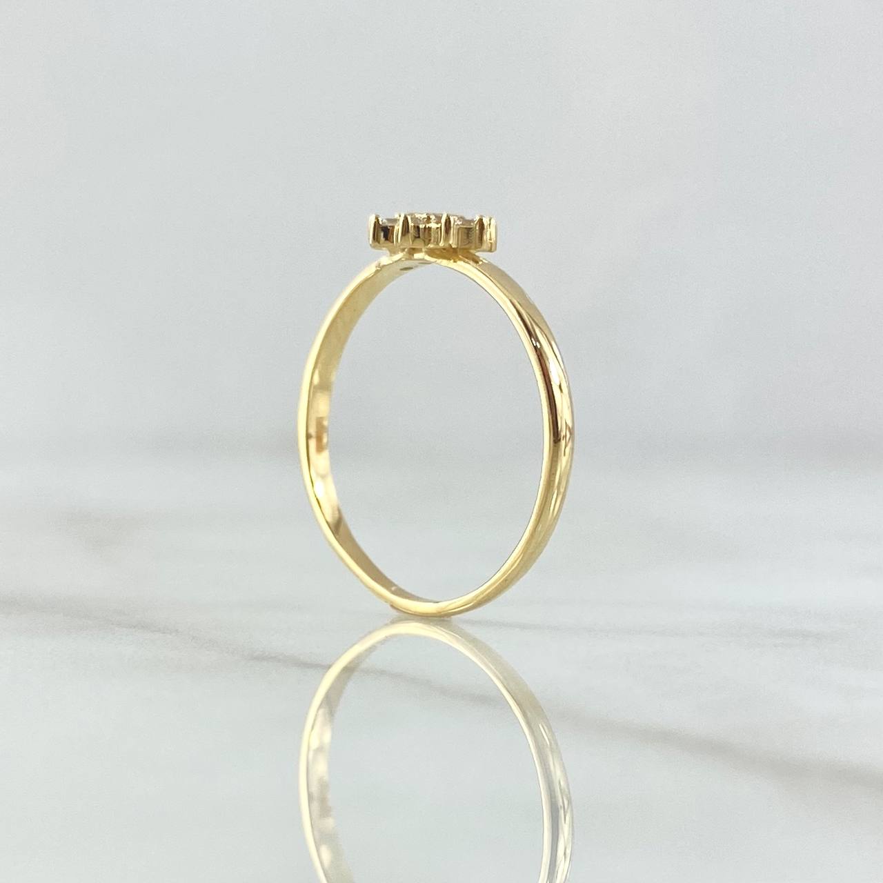 Anillo Flor Nueve Petalos 1.45gr / T6 1/2 / Circones Blancos Rojos Oro Amarillo 18K