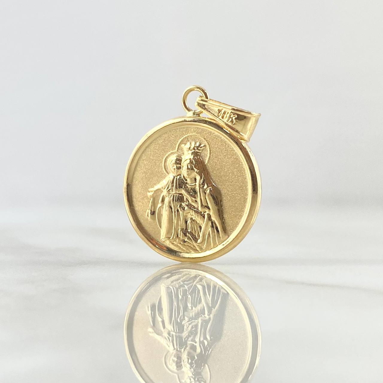 Dije Sagrado Corazón De Jesus - Virgen del Carmen 2.2gr / 3cm / Circulo Mate Troquelado Oro Amarillo 18K