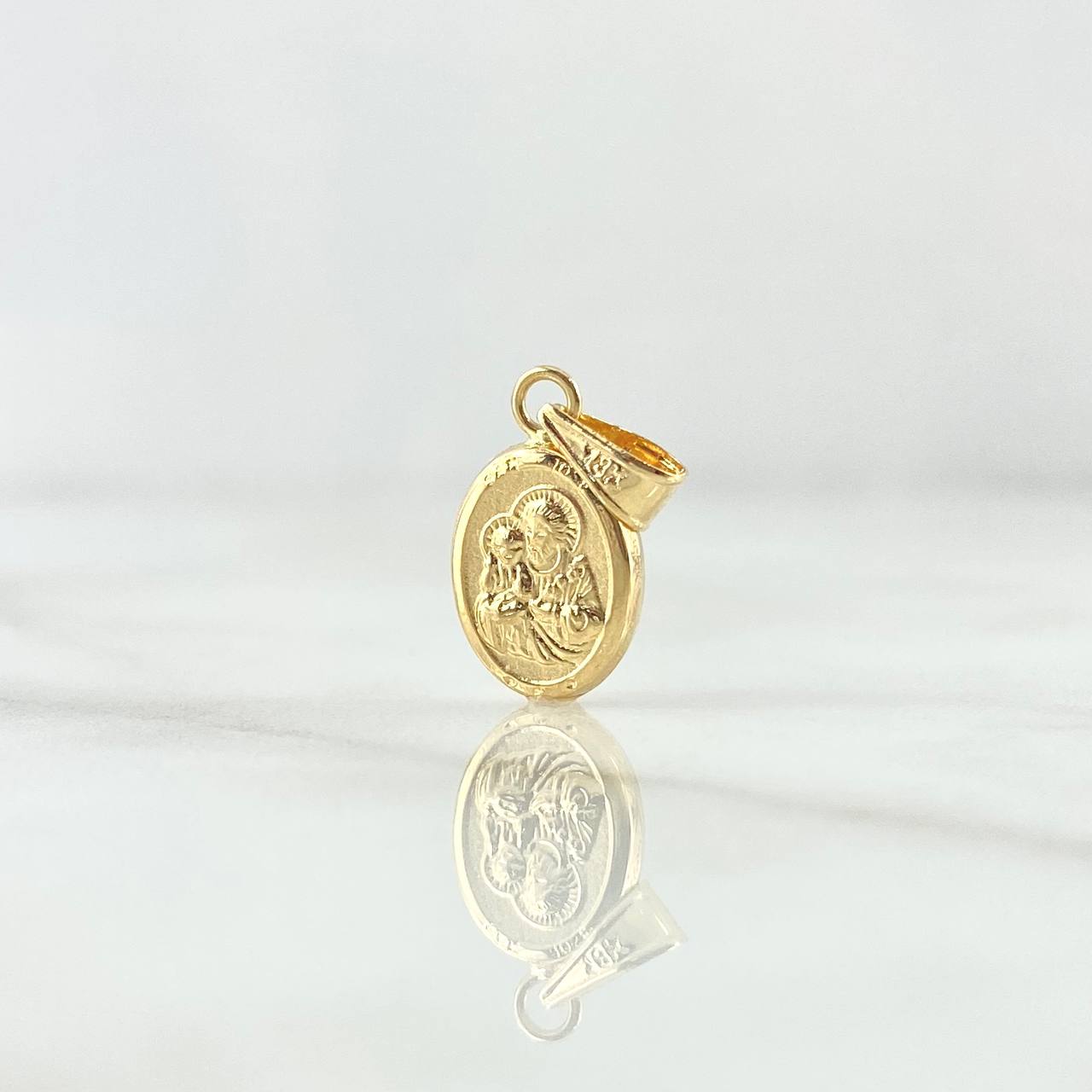 Dije San José 0.5gr / 1.7cm / Ovalo Cargador Liso Oro Amarillo 18K