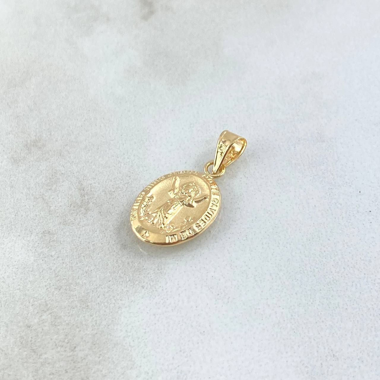 Dije Divino Niño 0.65gr / 2cm / Ovalo Mate Troquelado Oro Amarillo 18K