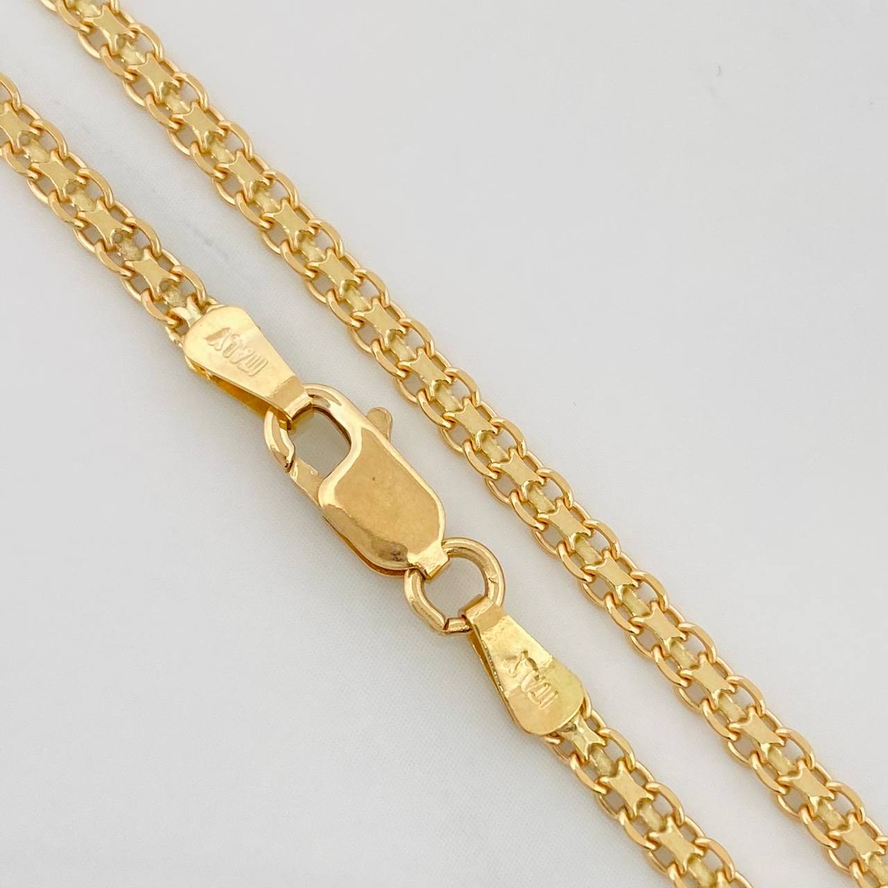 Cadena China 8.9g / 60cm / 2.5mm Oro Amarillo 18K