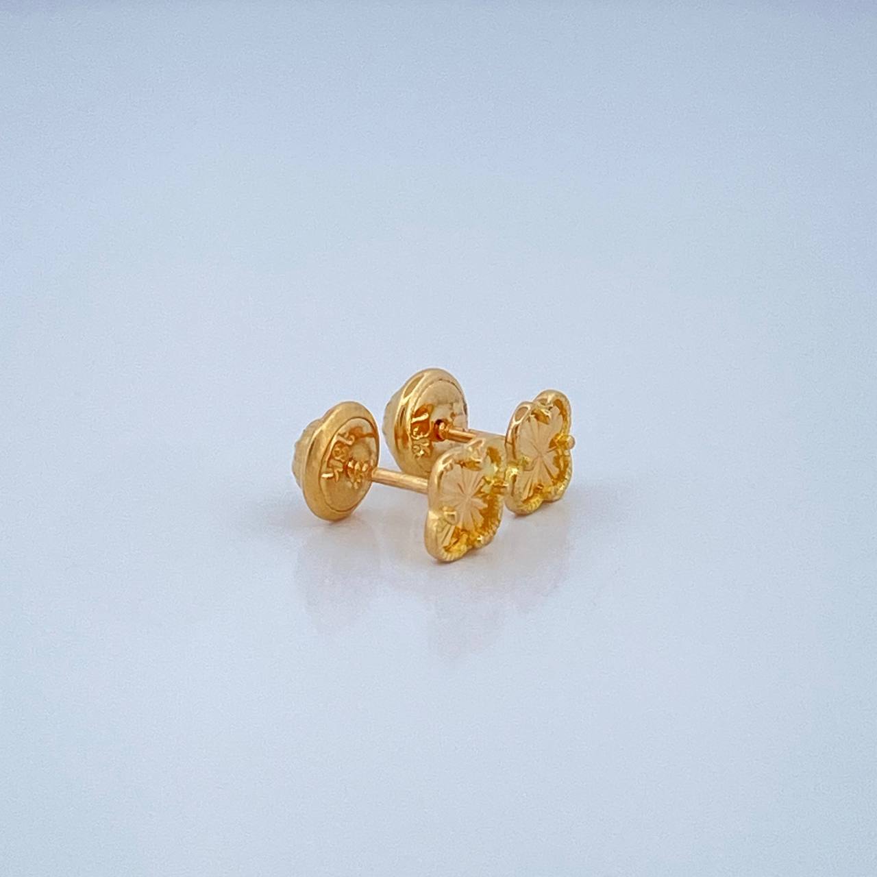 Topos Trebol 0.85gr / 4.7mm Oro Amarillo 18K %
