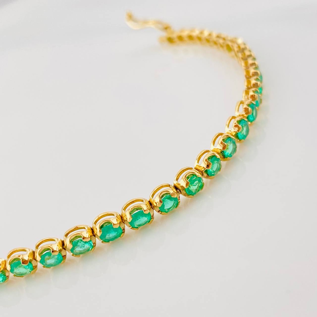 Pulso Tennis Esmeraldas 0.45pts 8.4g / 18cm / 4.23mm Oro Amarillo 18K