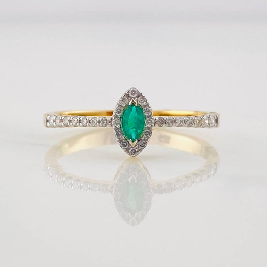 Anillo Halo Solitario Esmeralda 0.11pts Diamantes 0.13pts 2g / T7 1/2 Dos Oros Amarillo Blanco 18K