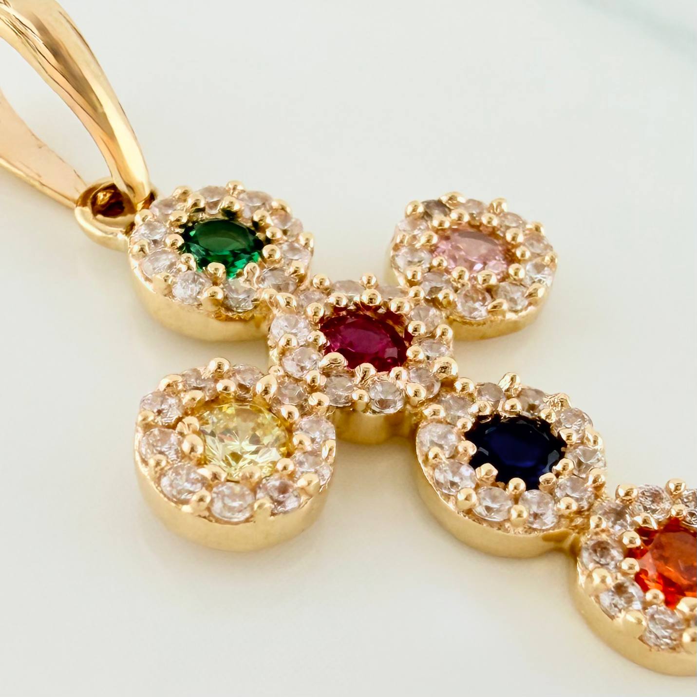 Dije Cruz Tupida 2.6 g / 3.3 cm Oro Amarillo 18K