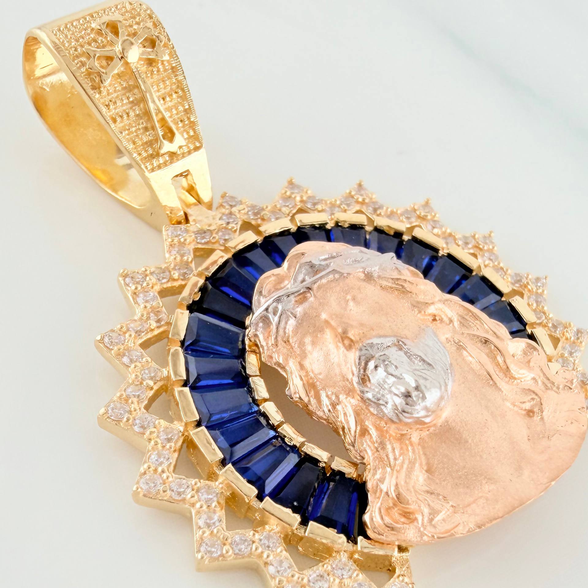 Dije Rostro Cristo 7.5 g / 3.5 cm Tres Oros 18K