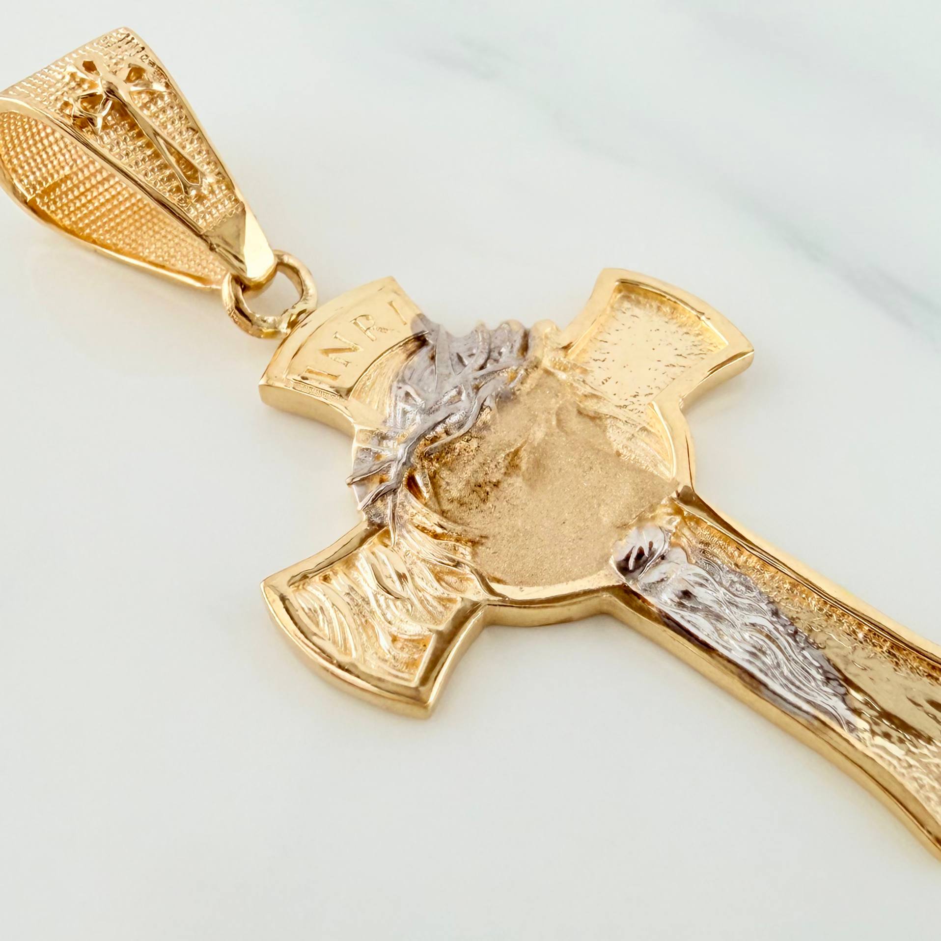 Dije Cruz Rostro Cristo 5.65 g / 4.5 cm Dos Oros Amarillo Blanco 18K